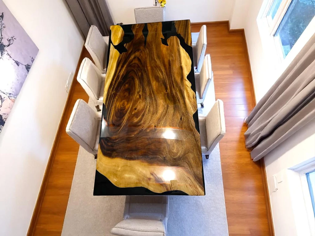 Handcrafted Epoxy Resin Dining Tables – Hotel & Restaurant Use